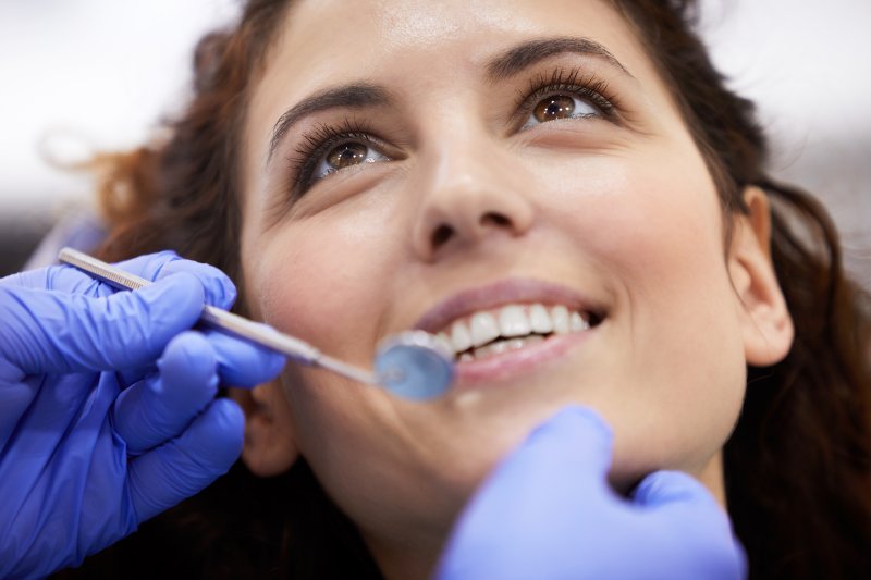 woman visiting the dentist’s office 